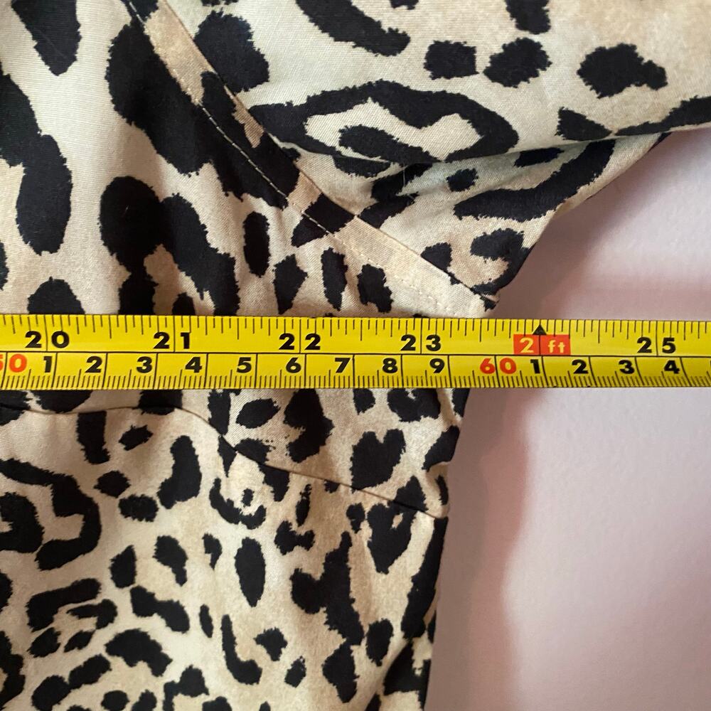 Chico's Animal Print Leopard No Iron Button Down Long Shirt Preppy 3 / 16 / 18 - Picture 8 of 10